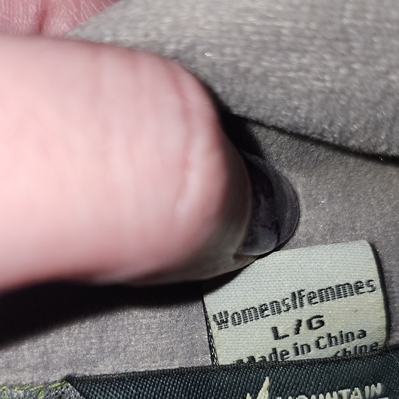 MEC Green Jacket with Reflective Accents - Picture 5 of 7